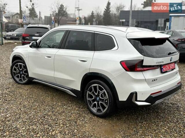 Белый БМВ iX1, объемом двигателя 0 л и пробегом 36 тыс. км за 28000 $, фото 3 на Automoto.ua