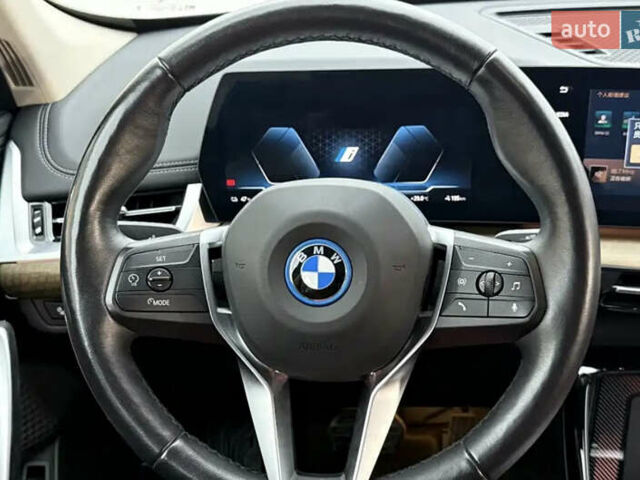 Белый БМВ iX1, объемом двигателя 0 л и пробегом 19 тыс. км за 25500 $, фото 3 на Automoto.ua