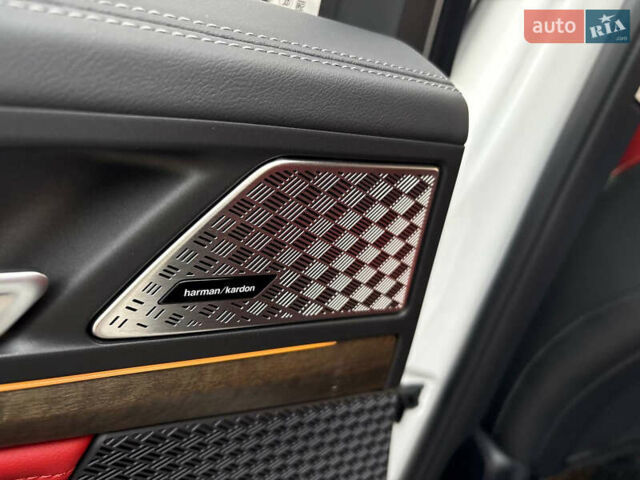 Білий БМВ iX1, об'ємом двигуна 0 л та пробігом 19 тис. км за 29000 $, фото 41 на Automoto.ua