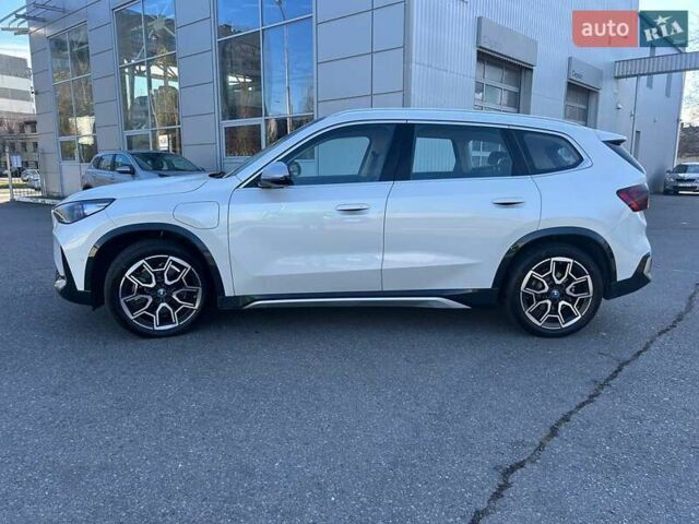 Белый БМВ iX1, объемом двигателя 0 л и пробегом 16 тыс. км за 31000 $, фото 7 на Automoto.ua