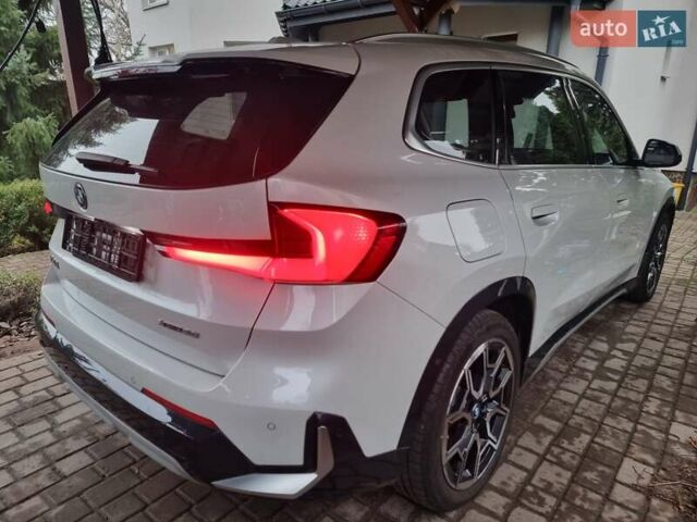 Белый БМВ iX1, объемом двигателя 0 л и пробегом 40 тыс. км за 29700 $, фото 2 на Automoto.ua