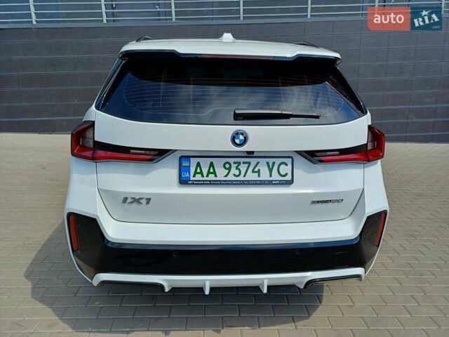 Белый БМВ iX1, объемом двигателя 0 л и пробегом 10 тыс. км за 39700 $, фото 2 на Automoto.ua