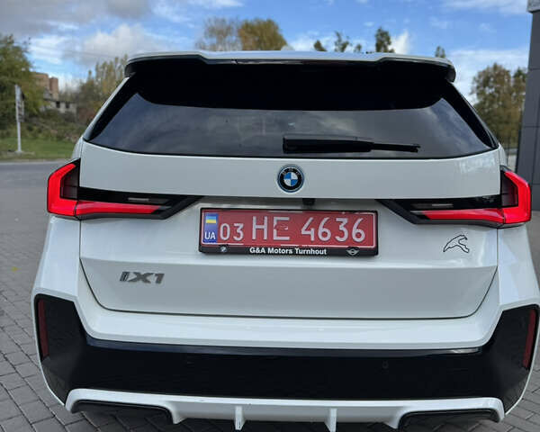 БМВ iX1 2024 в Ровно на Automoto.ua Белый БМВ iX1, объемом двигателя 0 л и пробегом 12 тыс. км за 36500 $, фото 5 на Automoto.ua