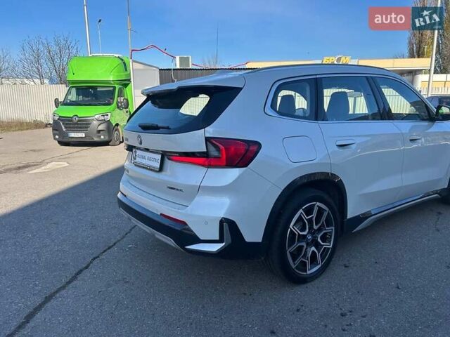 Белый БМВ iX1, объемом двигателя 0 л и пробегом 16 тыс. км за 31000 $, фото 4 на Automoto.ua