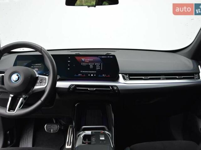 Белый БМВ iX1, объемом двигателя 0 л и пробегом 9 тыс. км за 43653 $, фото 5 на Automoto.ua