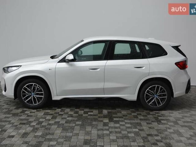Белый БМВ iX1, объемом двигателя 0 л и пробегом 9 тыс. км за 43653 $, фото 1 на Automoto.ua