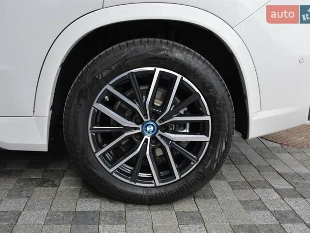 Белый БМВ iX1, объемом двигателя 0 л и пробегом 12 тыс. км за 50500 $, фото 9 на Automoto.ua