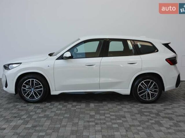 Белый БМВ iX1, объемом двигателя 0 л и пробегом 9 тыс. км за 44136 $, фото 1 на Automoto.ua