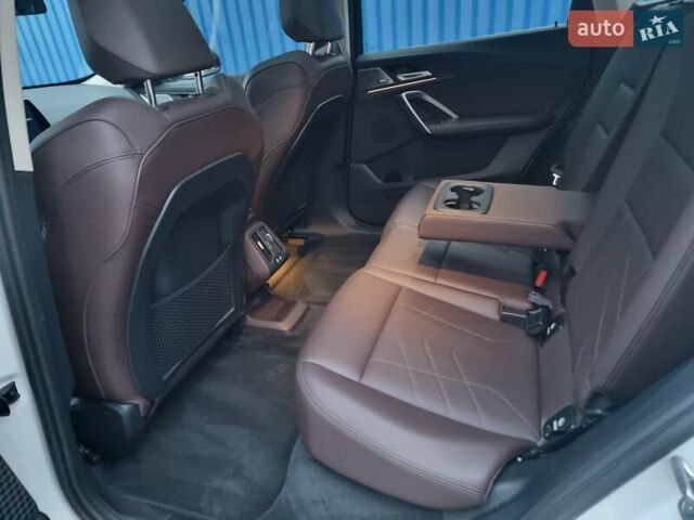 Белый БМВ iX1, объемом двигателя 0 л и пробегом 40 тыс. км за 29700 $, фото 8 на Automoto.ua