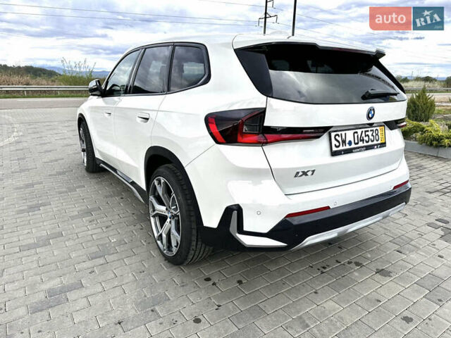 Белый БМВ iX1, объемом двигателя 0 л и пробегом 18 тыс. км за 30900 $, фото 12 на Automoto.ua
