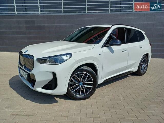 Белый БМВ iX1, объемом двигателя 0 л и пробегом 10 тыс. км за 39700 $, фото 10 на Automoto.ua