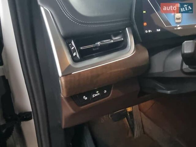 Белый БМВ iX1, объемом двигателя 0 л и пробегом 40 тыс. км за 29700 $, фото 15 на Automoto.ua