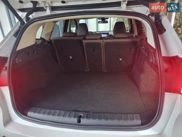 Белый БМВ iX1, объемом двигателя 0 л и пробегом 40 тыс. км за 29700 $, фото 14 на Automoto.ua