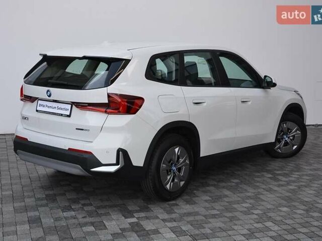 Белый БМВ iX1, объемом двигателя 0 л и пробегом 12 тыс. км за 37793 $, фото 2 на Automoto.ua