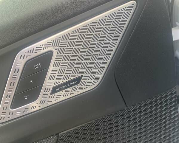 БМВ iX1 2024 у Києві на Automoto.ua Білий БМВ iX1, об'ємом двигуна 0 л та пробігом 1 тис. км за 47000 $, фото 11 на Automoto.ua