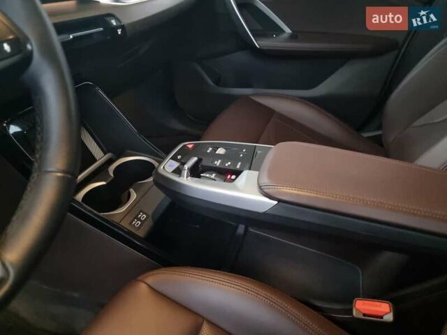 Белый БМВ iX1, объемом двигателя 0 л и пробегом 40 тыс. км за 29700 $, фото 16 на Automoto.ua