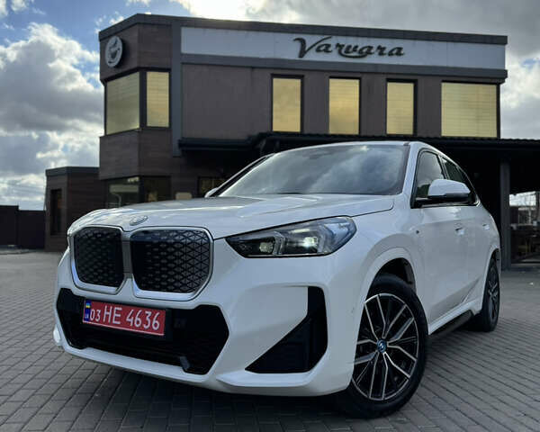 БМВ iX1 2024 в Ровно на Automoto.ua Белый БМВ iX1, объемом двигателя 0 л и пробегом 12 тыс. км за 36500 $, фото 6 на Automoto.ua