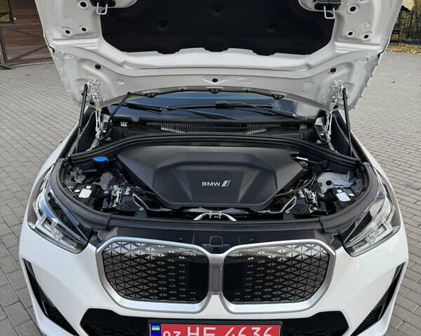 БМВ iX1 2024 в Ровно на Automoto.ua Белый БМВ iX1, объемом двигателя 0 л и пробегом 12 тыс. км за 36500 $, фото 10 на Automoto.ua