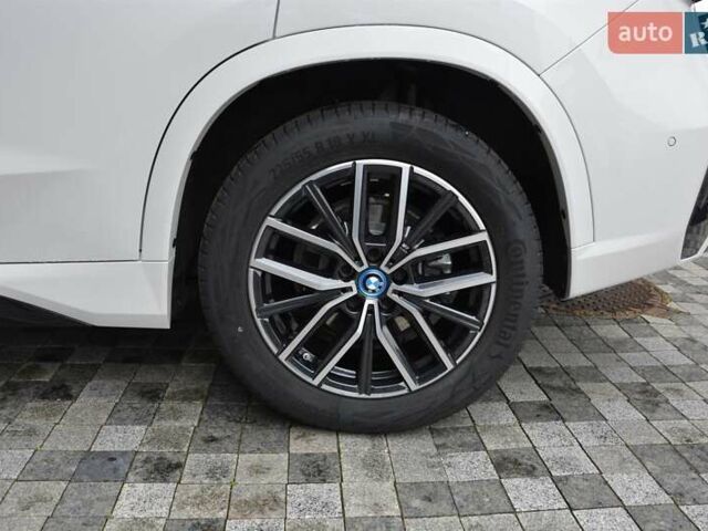 Белый БМВ iX1, объемом двигателя 0 л и пробегом 9 тыс. км за 43653 $, фото 9 на Automoto.ua