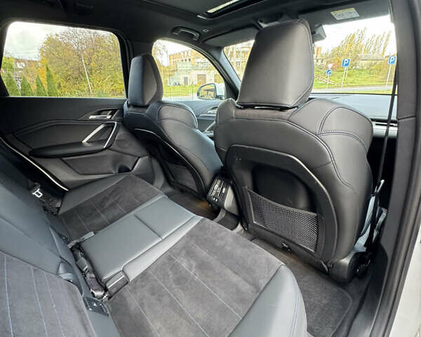 БМВ iX1 2024 в Ровно на Automoto.ua Белый БМВ iX1, объемом двигателя 0 л и пробегом 12 тыс. км за 36500 $, фото 15 на Automoto.ua