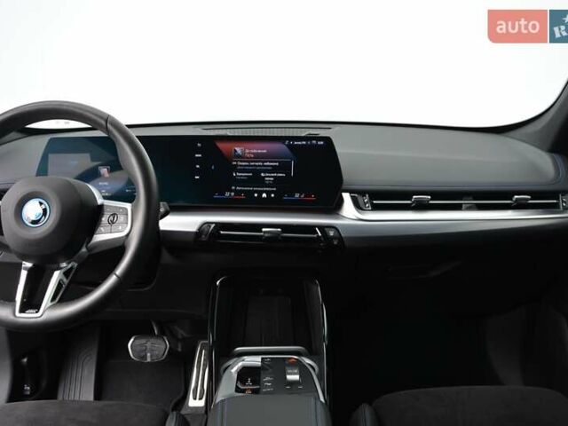 Белый БМВ iX1, объемом двигателя 0 л и пробегом 12 тыс. км за 50500 $, фото 5 на Automoto.ua
