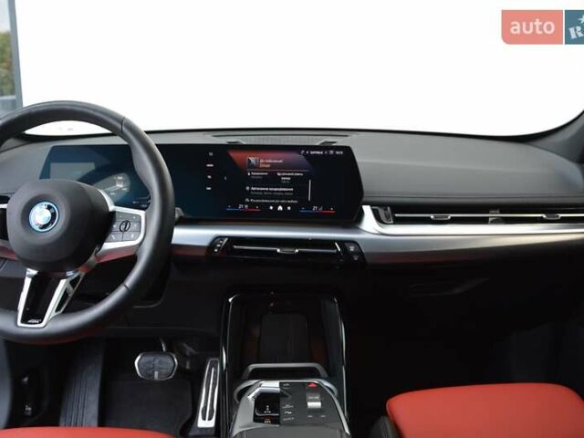 Белый БМВ iX1, объемом двигателя 0 л и пробегом 9 тыс. км за 44136 $, фото 5 на Automoto.ua