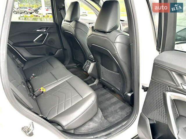 Белый БМВ iX1, объемом двигателя 0 л и пробегом 18 тыс. км за 30900 $, фото 25 на Automoto.ua