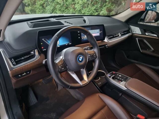 Белый БМВ iX1, объемом двигателя 0 л и пробегом 40 тыс. км за 29700 $, фото 6 на Automoto.ua