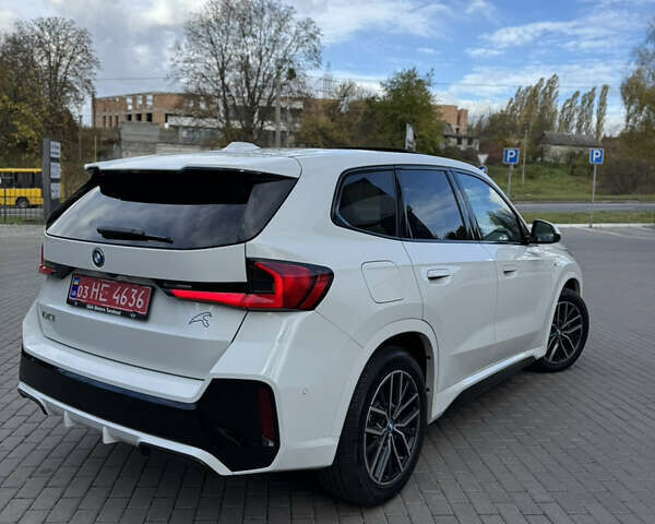 БМВ iX1 2024 в Ровно на Automoto.ua Белый БМВ iX1, объемом двигателя 0 л и пробегом 12 тыс. км за 36500 $, фото 9 на Automoto.ua