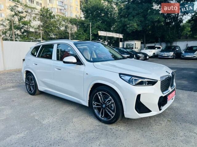 Белый БМВ iX1, объемом двигателя 0 л и пробегом 1 тыс. км за 34990 $, фото 8 на Automoto.ua