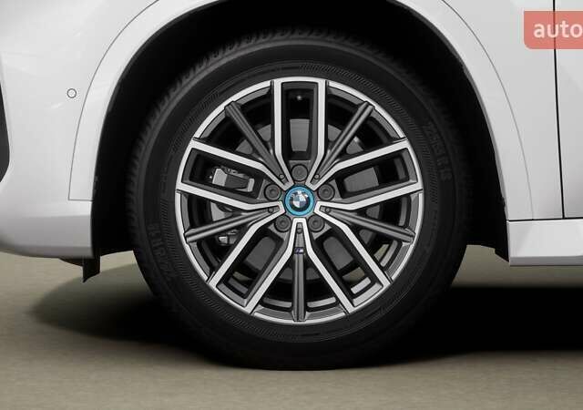 Белый БМВ iX1, объемом двигателя 0 л и пробегом 2 тыс. км за 50149 $, фото 4 на Automoto.ua