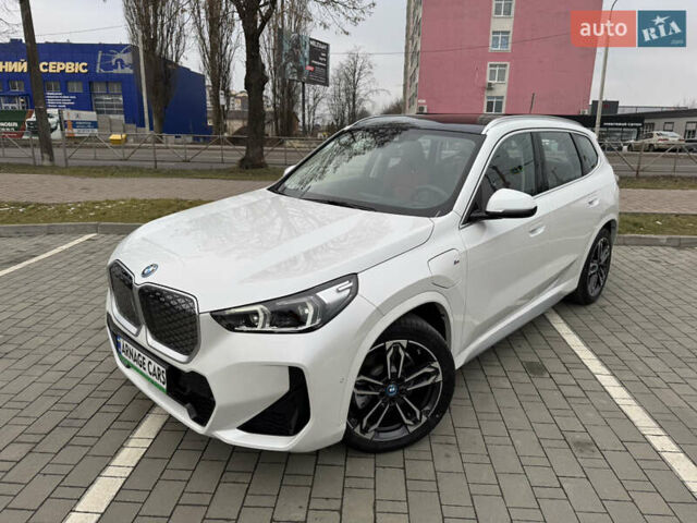 Белый БМВ iX1, объемом двигателя 0 л и пробегом 1 тыс. км за 35900 $, фото 13 на Automoto.ua