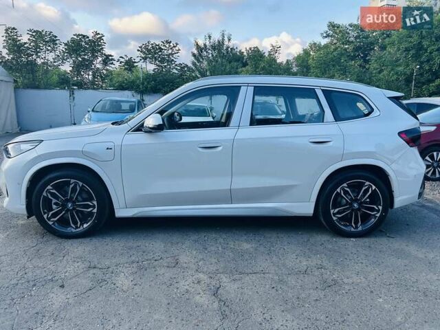 Белый БМВ iX1, объемом двигателя 0 л и пробегом 1 тыс. км за 34990 $, фото 10 на Automoto.ua