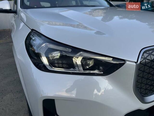 Белый БМВ iX1, объемом двигателя 0 л и пробегом 1 тыс. км за 34990 $, фото 2 на Automoto.ua