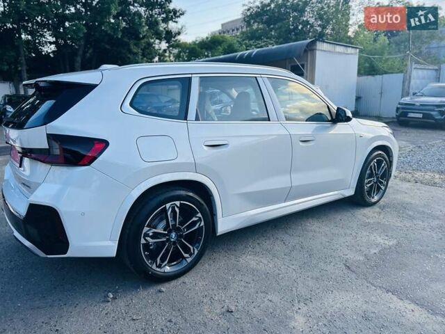 Белый БМВ iX1, объемом двигателя 0 л и пробегом 1 тыс. км за 34990 $, фото 7 на Automoto.ua