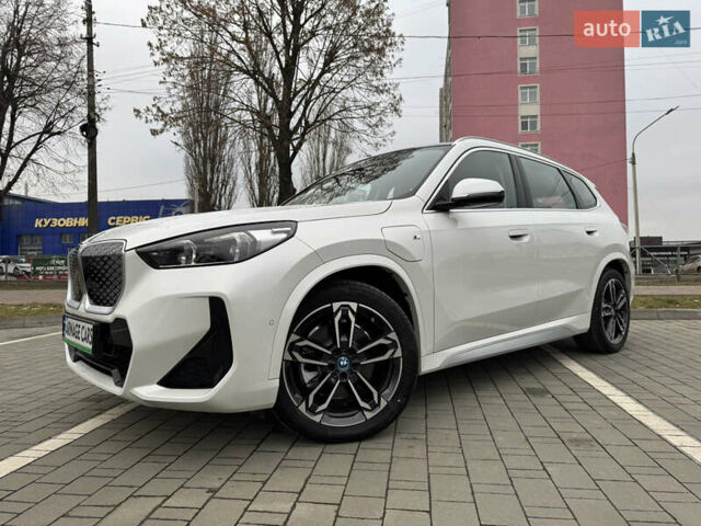 Белый БМВ iX1, объемом двигателя 0 л и пробегом 1 тыс. км за 35900 $, фото 15 на Automoto.ua
