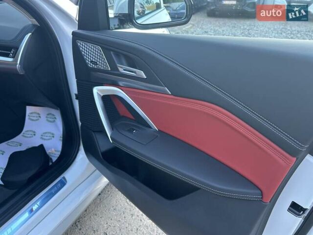 Белый БМВ iX1, объемом двигателя 0 л и пробегом 1 тыс. км за 34990 $, фото 12 на Automoto.ua