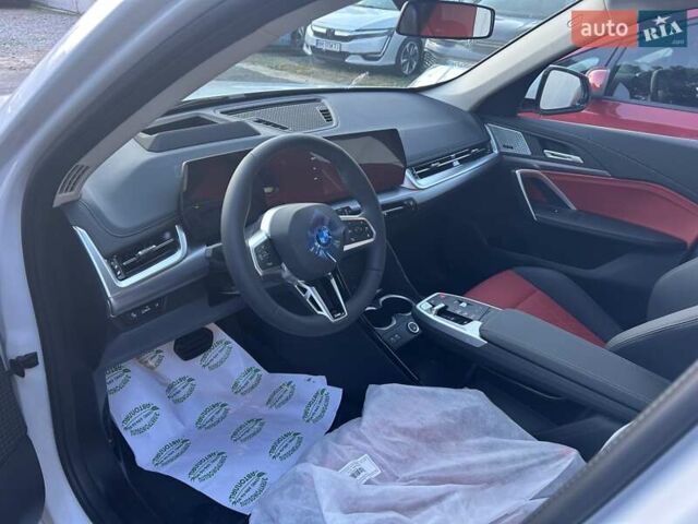 Белый БМВ iX1, объемом двигателя 0 л и пробегом 1 тыс. км за 34990 $, фото 27 на Automoto.ua