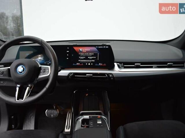 Бежевий БМВ iX1, об'ємом двигуна 0 л та пробігом 8 тис. км за 51802 $, фото 5 на Automoto.ua