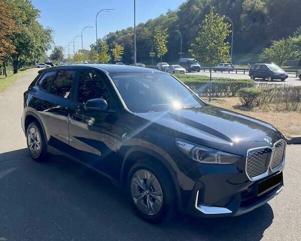Черный БМВ iX1, объемом двигателя 0 л и пробегом 32 тыс. км за 34500 $, фото 6 на Automoto.ua