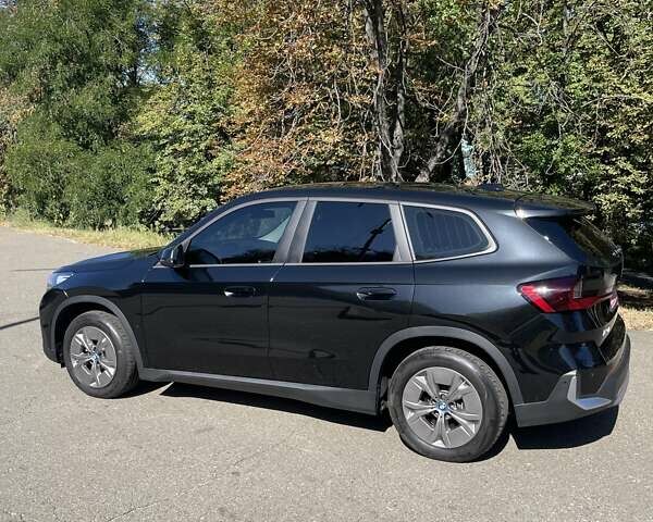 Черный БМВ iX1, объемом двигателя 0 л и пробегом 32 тыс. км за 34500 $, фото 7 на Automoto.ua