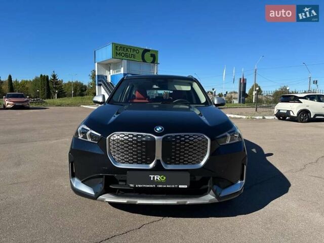 Чорний БМВ iX1, об'ємом двигуна 0 л та пробігом 3 тис. км за 29500 $, фото 2 на Automoto.ua