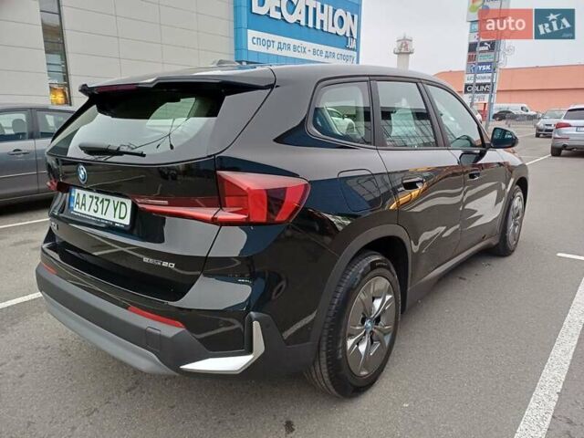 Чорний БМВ iX1, об'ємом двигуна 0 л та пробігом 7 тис. км за 38900 $, фото 7 на Automoto.ua