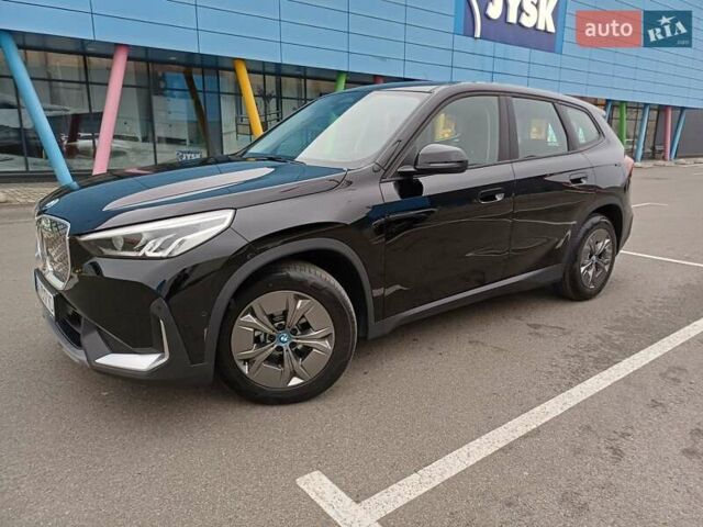 Чорний БМВ iX1, об'ємом двигуна 0 л та пробігом 7 тис. км за 38900 $, фото 3 на Automoto.ua