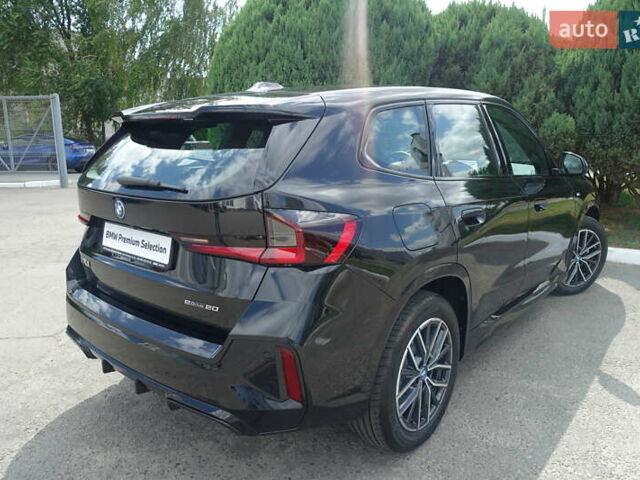 Черный БМВ iX1, объемом двигателя 0 л и пробегом 5 тыс. км за 44537 $, фото 3 на Automoto.ua