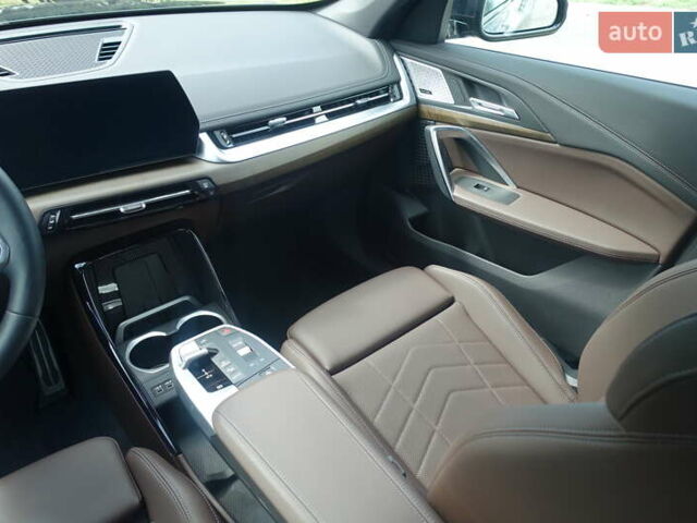 Черный БМВ iX1, объемом двигателя 0 л и пробегом 5 тыс. км за 44537 $, фото 8 на Automoto.ua