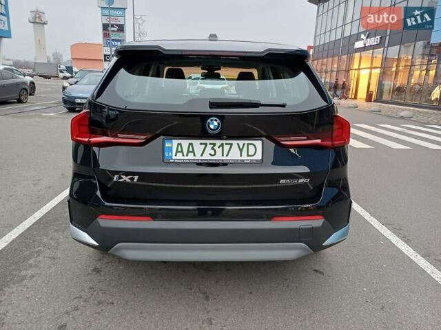 Чорний БМВ iX1, об'ємом двигуна 0 л та пробігом 7 тис. км за 38900 $, фото 8 на Automoto.ua