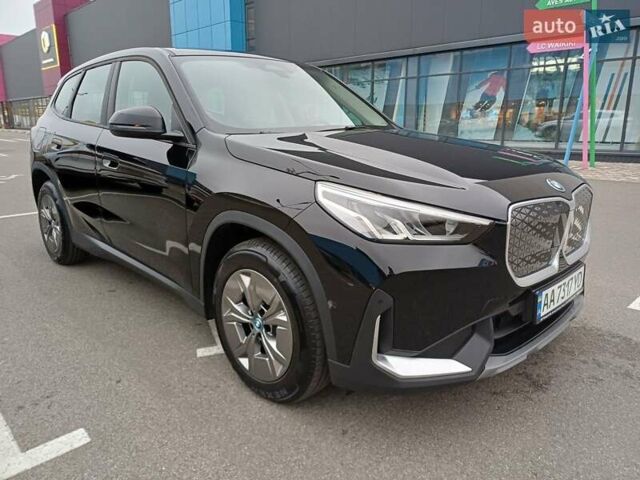 Чорний БМВ iX1, об'ємом двигуна 0 л та пробігом 7 тис. км за 38900 $, фото 2 на Automoto.ua