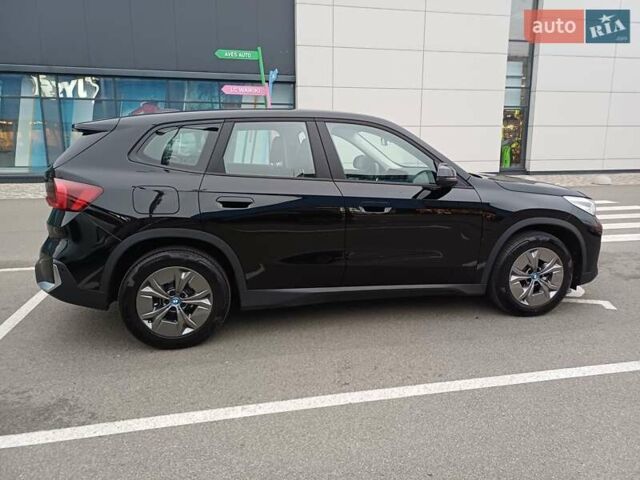 Чорний БМВ iX1, об'ємом двигуна 0 л та пробігом 7 тис. км за 38900 $, фото 5 на Automoto.ua