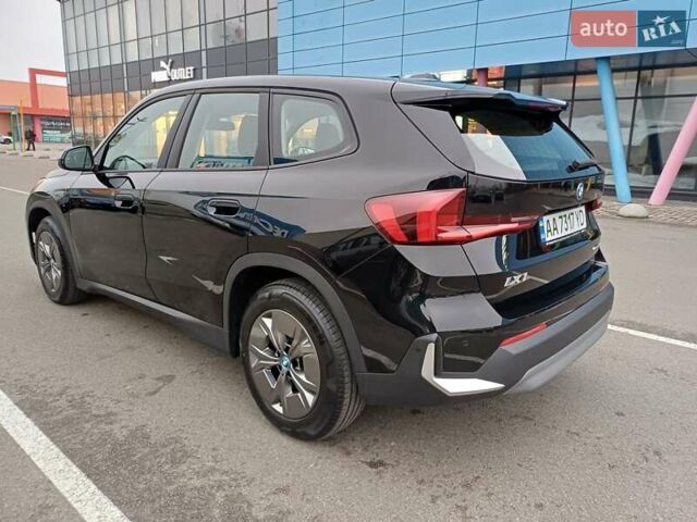 Чорний БМВ iX1, об'ємом двигуна 0 л та пробігом 7 тис. км за 38900 $, фото 6 на Automoto.ua